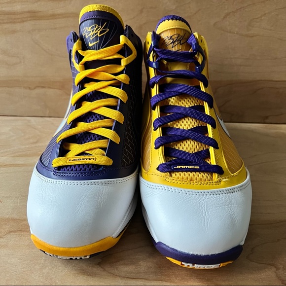 Nike LeBron VII Media Day LA Lakers - Picture 8 of 11